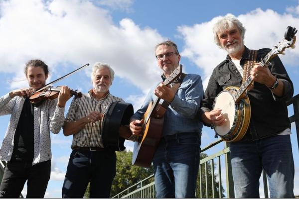 Foto van de muziekgroep Bloom On The Rocks